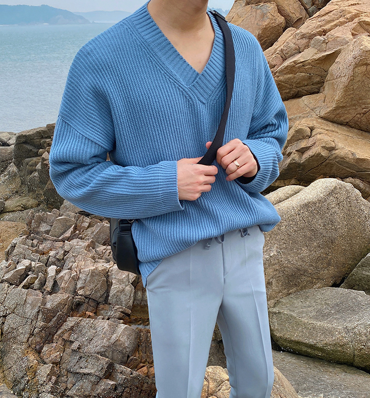 RT No. 3219 V-NECK KNITTED SWEATER