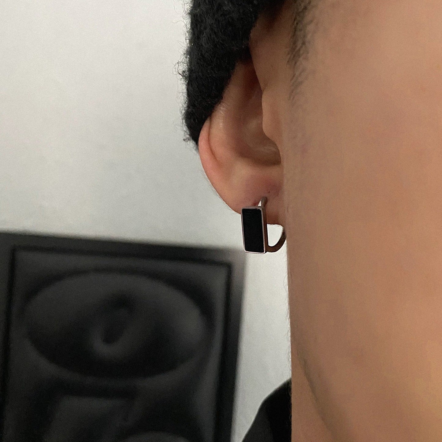 BLACK SQUARE EARRING